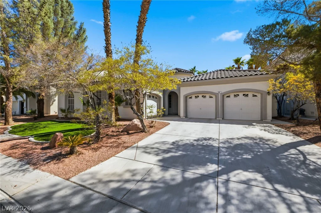 62 Cascade Lake, Las Vegas, NV 89148