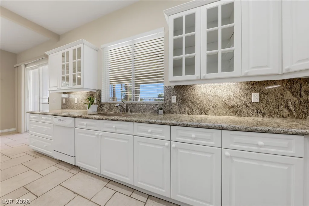 62 Cascade Lake, Las Vegas, NV 89148