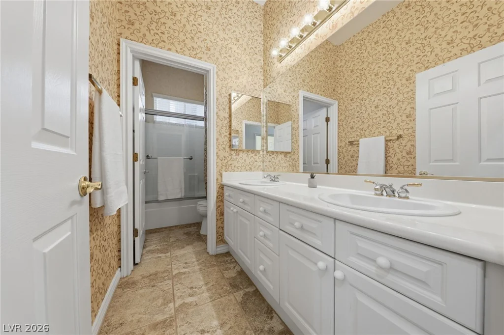 62 Cascade Lake, Las Vegas, NV 89148