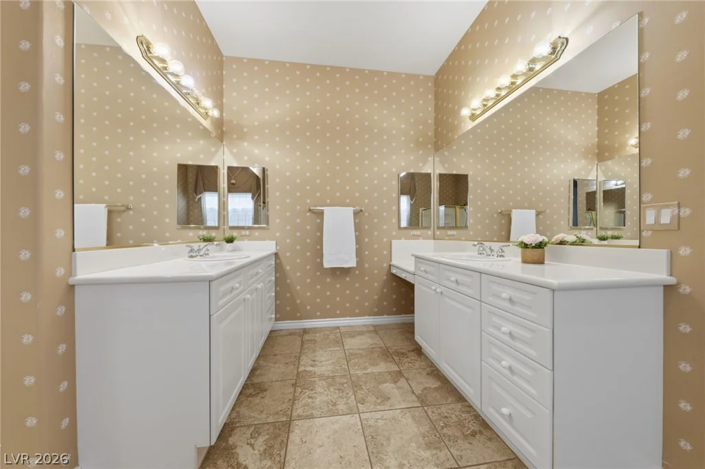 62 Cascade Lake, Las Vegas, NV 89148