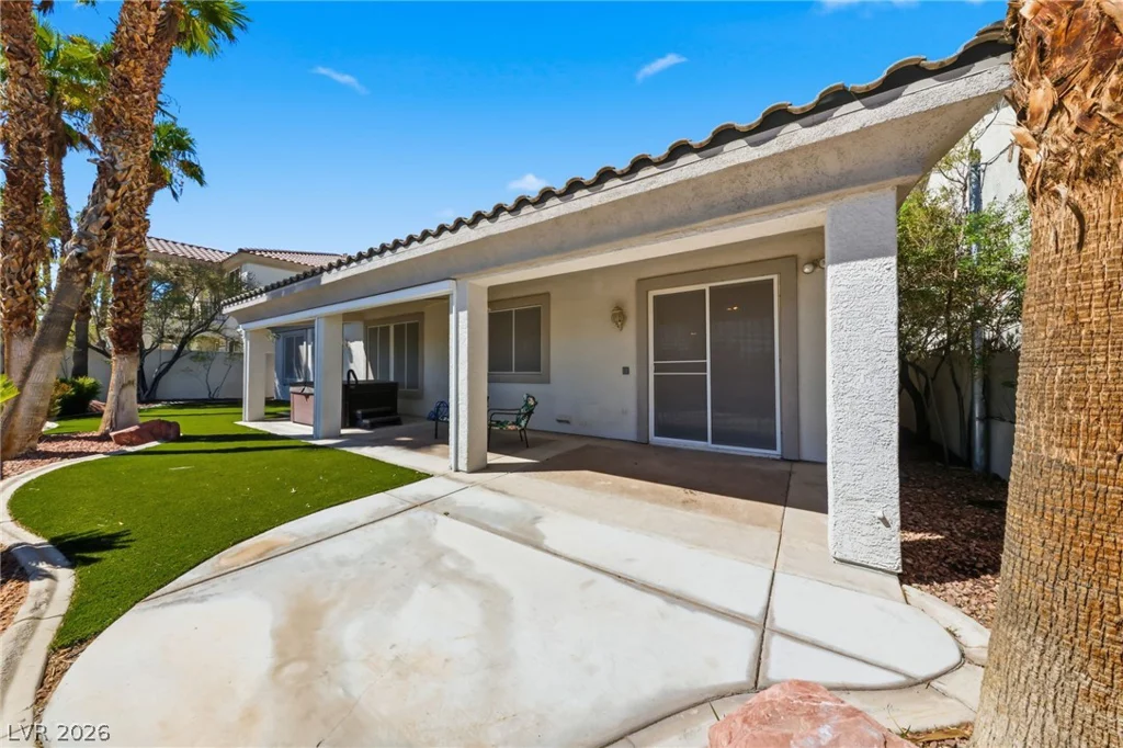 62 Cascade Lake, Las Vegas, NV 89148