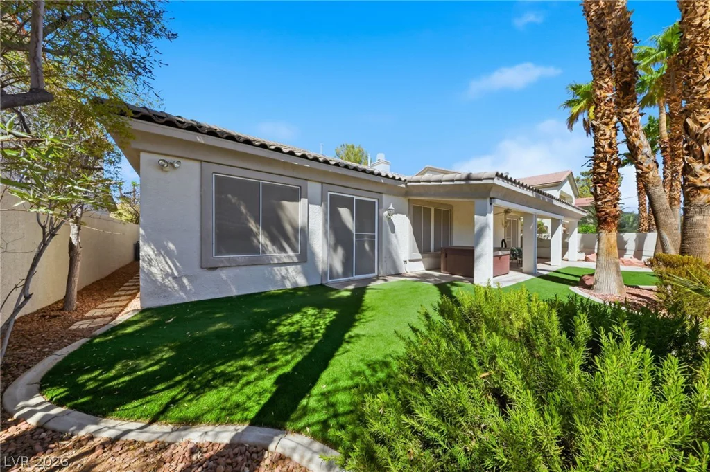 62 Cascade Lake, Las Vegas, NV 89148