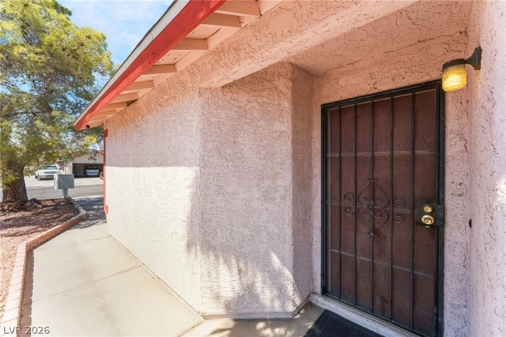 1909 Plumas, Las Vegas, NV 89108