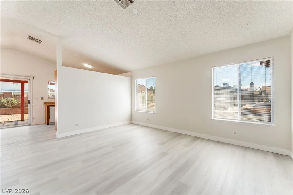 1909 Plumas, Las Vegas, NV 89108