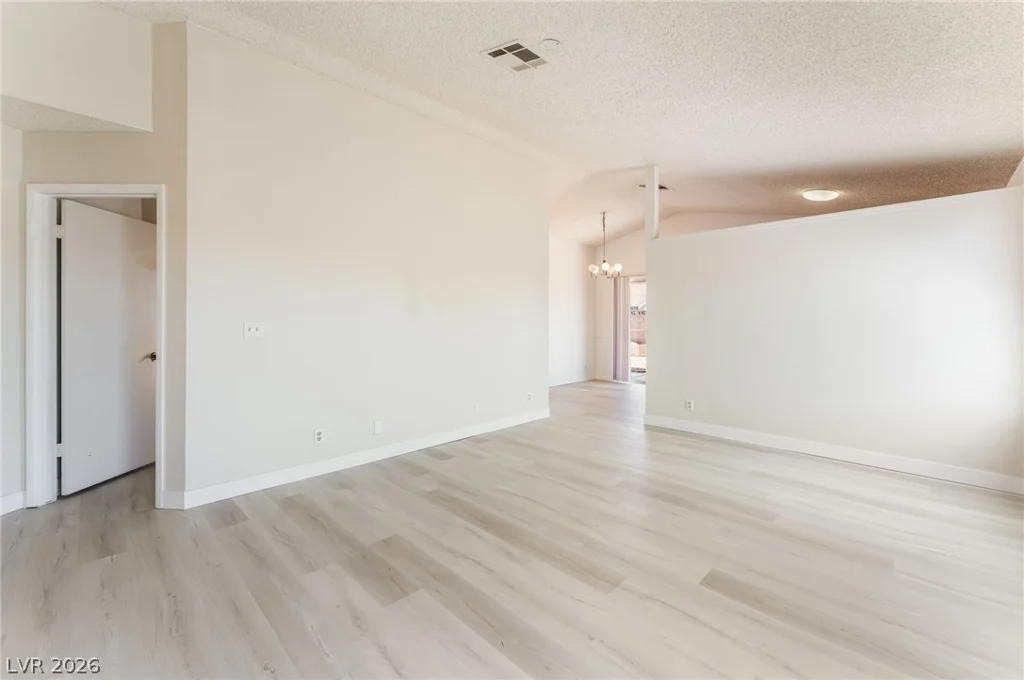 1909 Plumas, Las Vegas, NV 89108