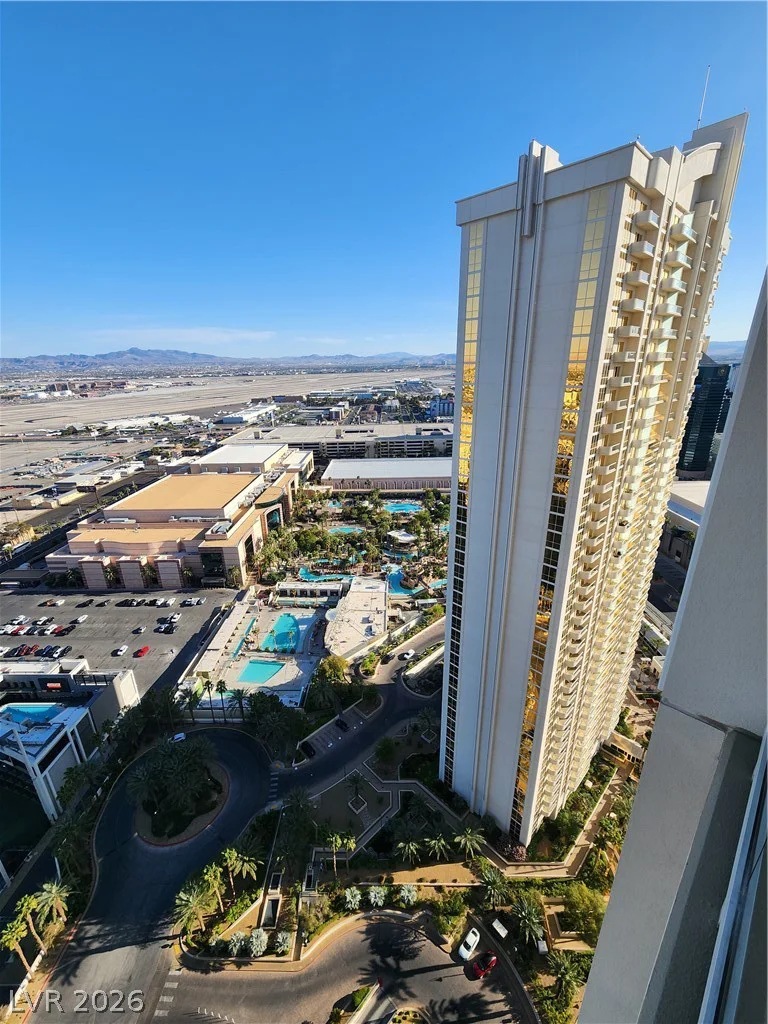 135 Harmon, Las Vegas, NV 89109