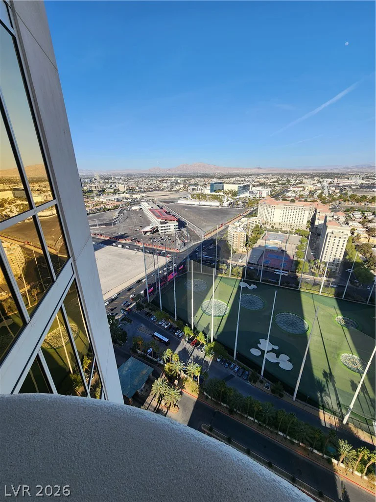 135 Harmon, Las Vegas, NV 89109