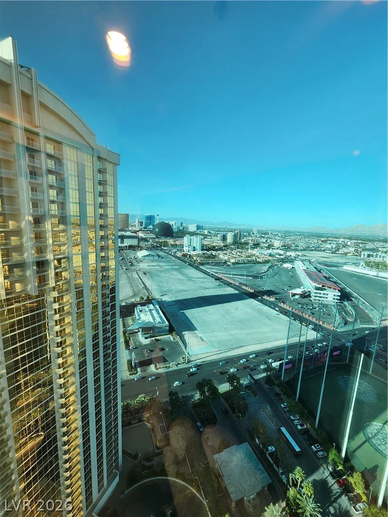 135 Harmon, Las Vegas, NV 89109
