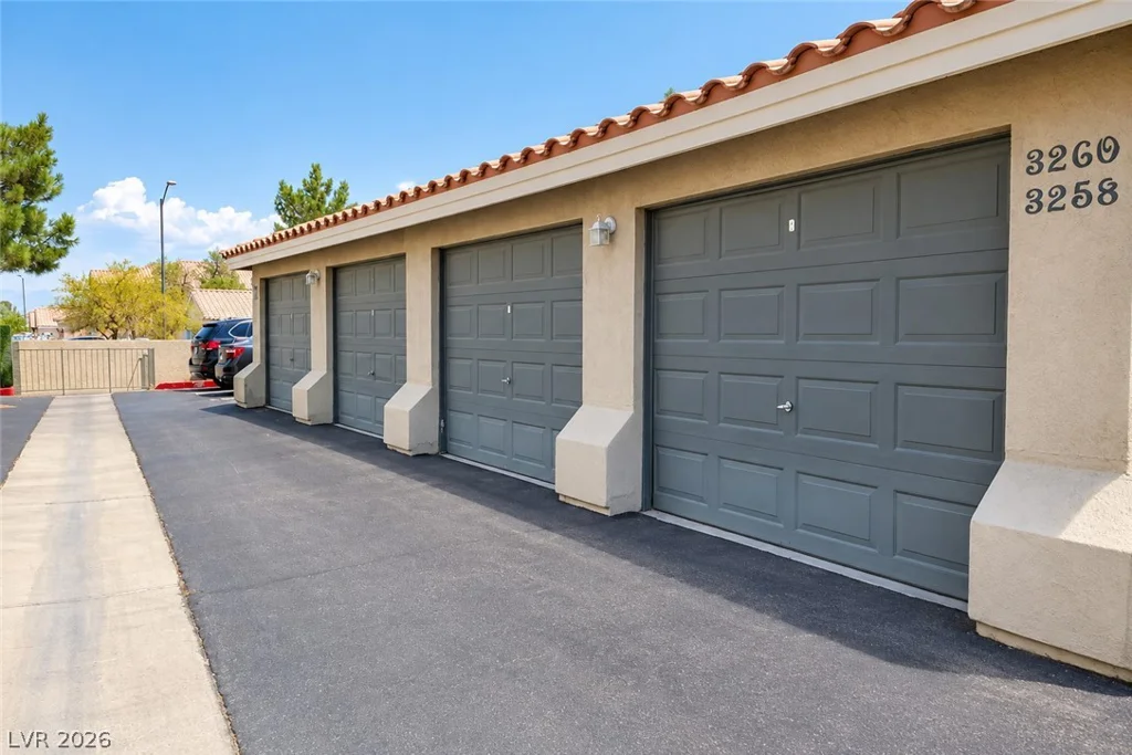 3260 Mystic Ridge, Las Vegas, NV 89129