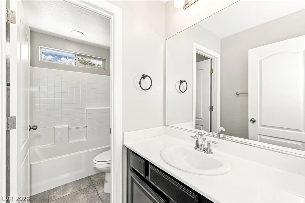 6374 Point Isabel, Las Vegas, NV 89122