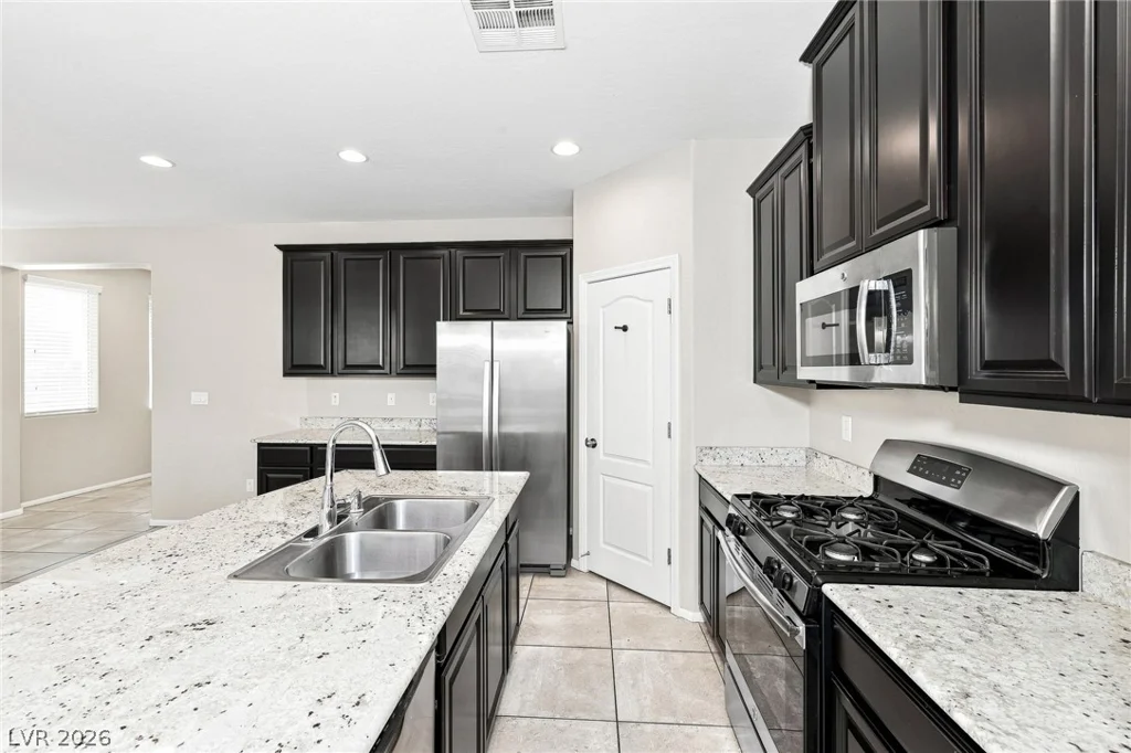 6374 Point Isabel, Las Vegas, NV 89122
