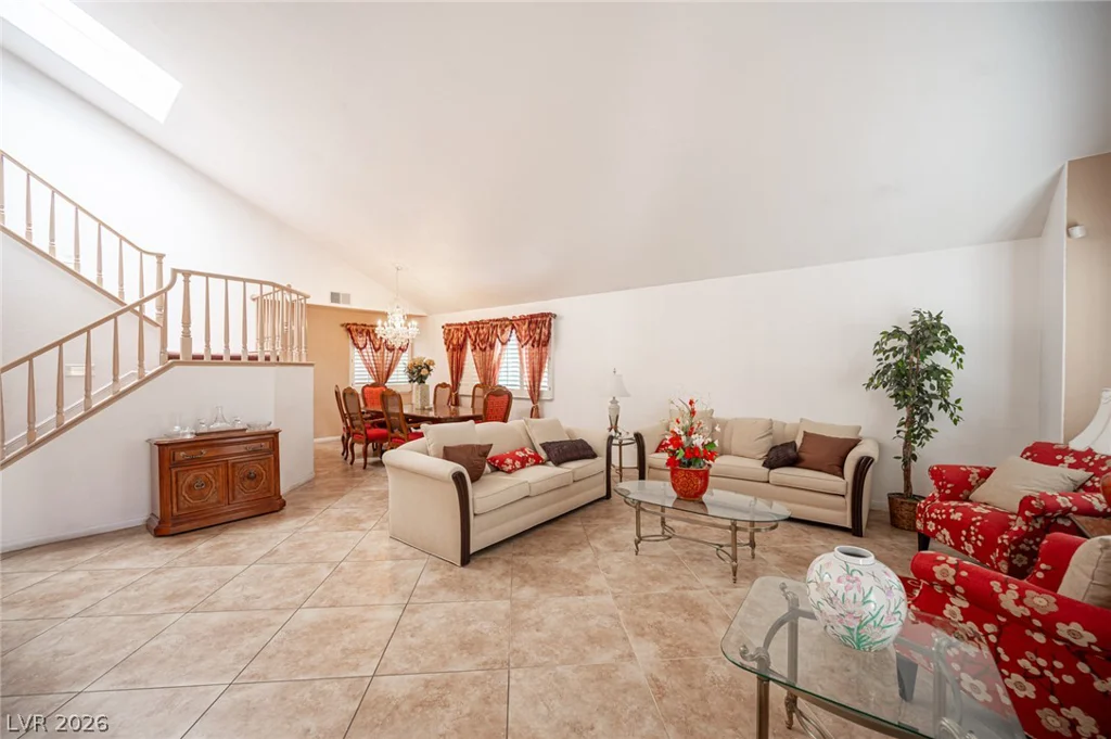 2004 Lady Lake, Las Vegas, NV 89128
