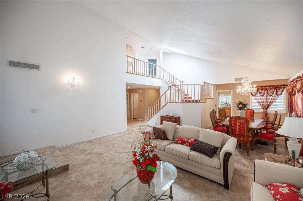 2004 Lady Lake, Las Vegas, NV 89128