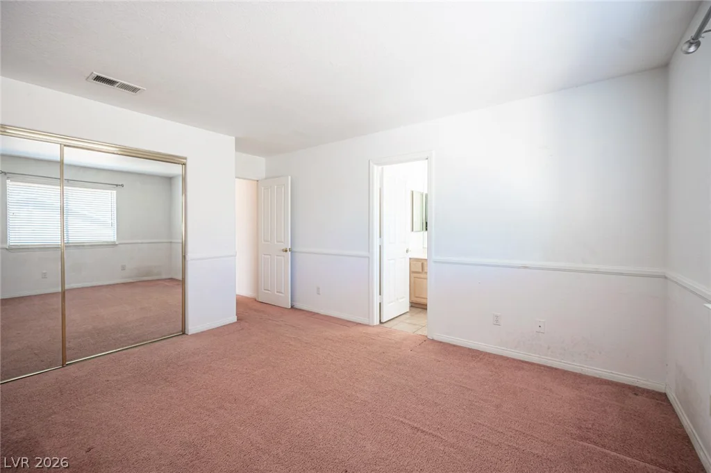 2004 Lady Lake, Las Vegas, NV 89128