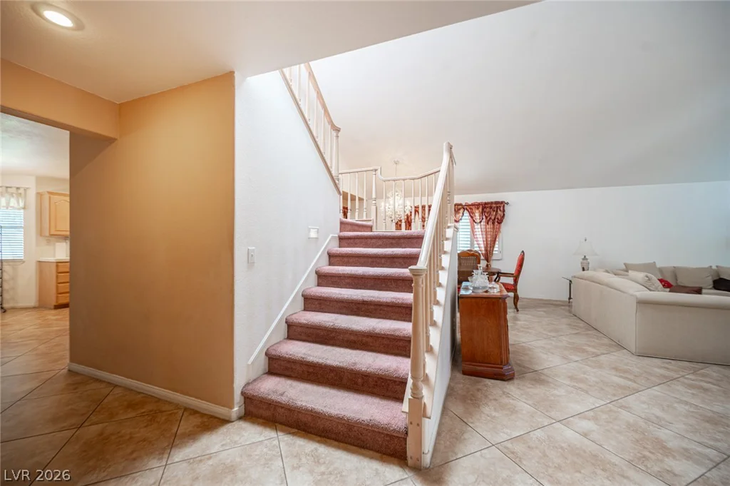 2004 Lady Lake, Las Vegas, NV 89128