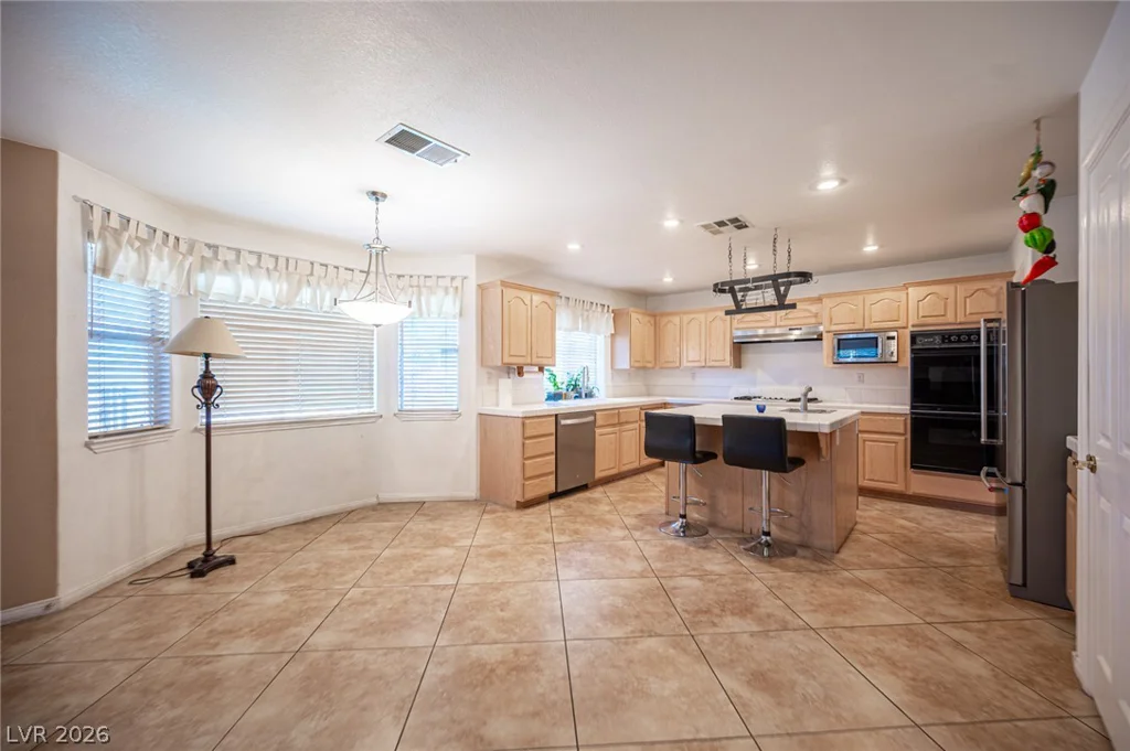 2004 Lady Lake, Las Vegas, NV 89128