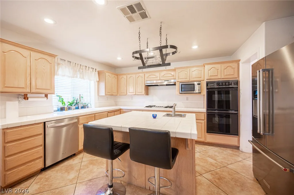 2004 Lady Lake, Las Vegas, NV 89128