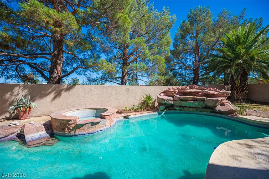 2004 Lady Lake, Las Vegas, NV 89128