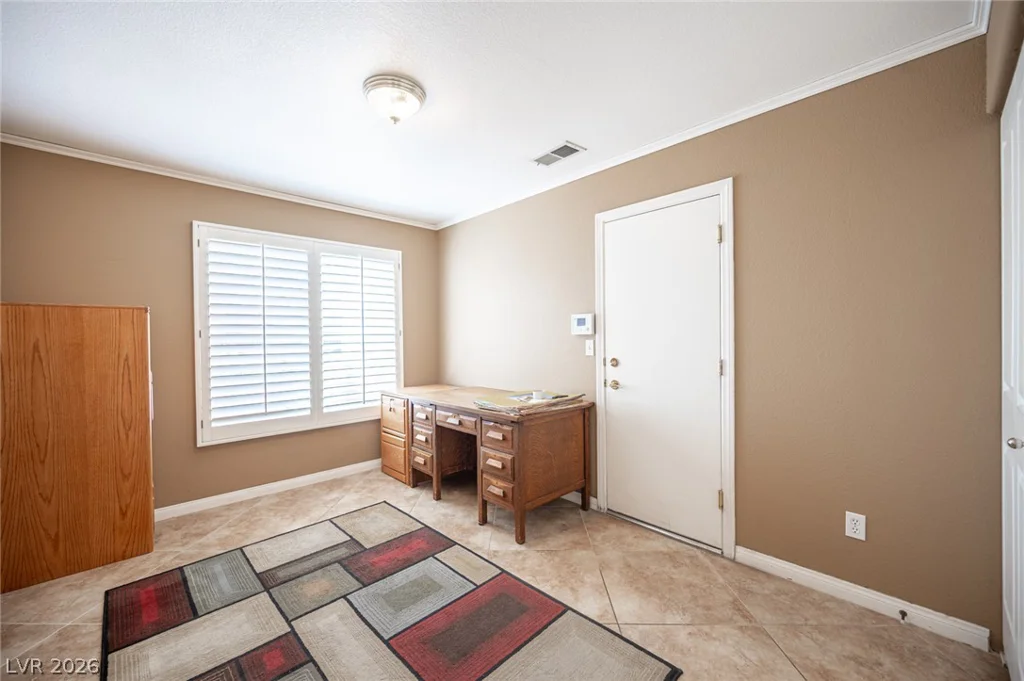 2004 Lady Lake, Las Vegas, NV 89128
