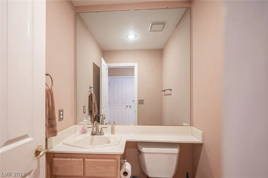 2004 Lady Lake, Las Vegas, NV 89128