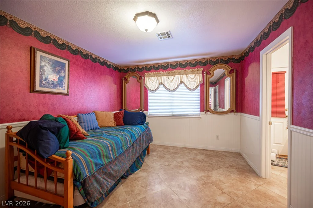 2004 Lady Lake, Las Vegas, NV 89128