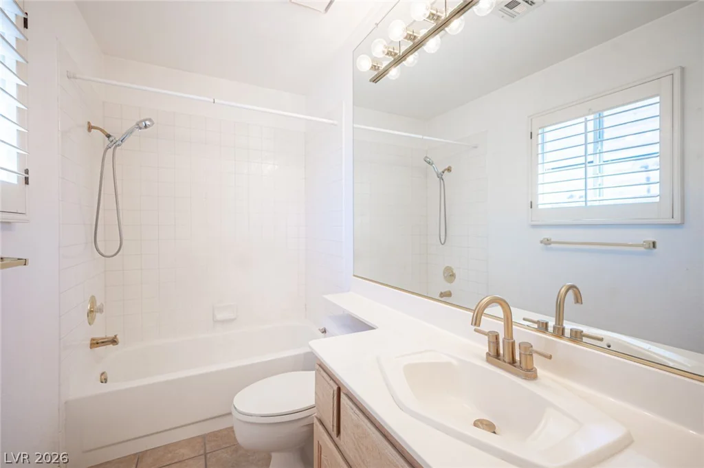2004 Lady Lake, Las Vegas, NV 89128
