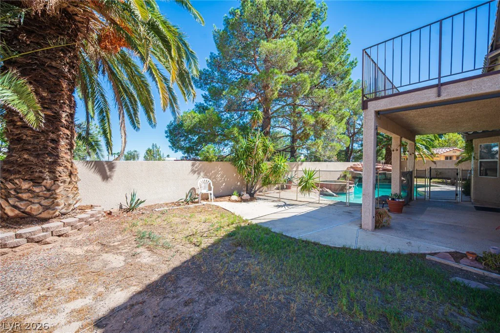 2004 Lady Lake, Las Vegas, NV 89128