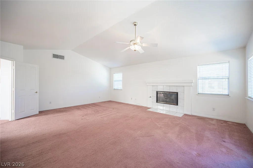 2004 Lady Lake, Las Vegas, NV 89128