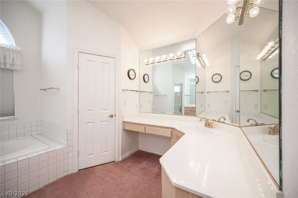 2004 Lady Lake, Las Vegas, NV 89128
