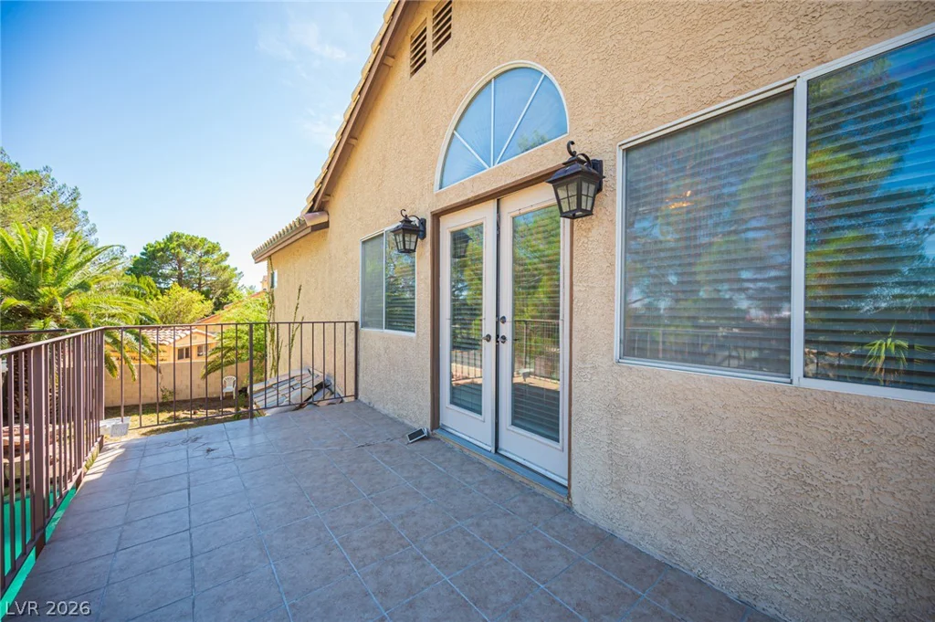 2004 Lady Lake, Las Vegas, NV 89128