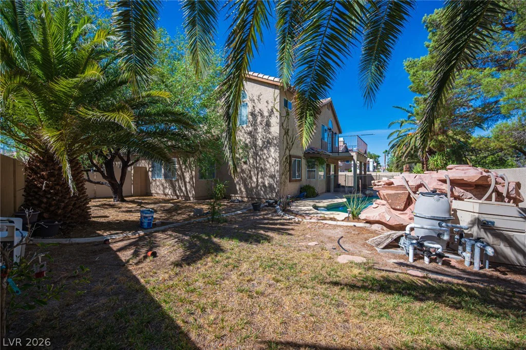 2004 Lady Lake, Las Vegas, NV 89128