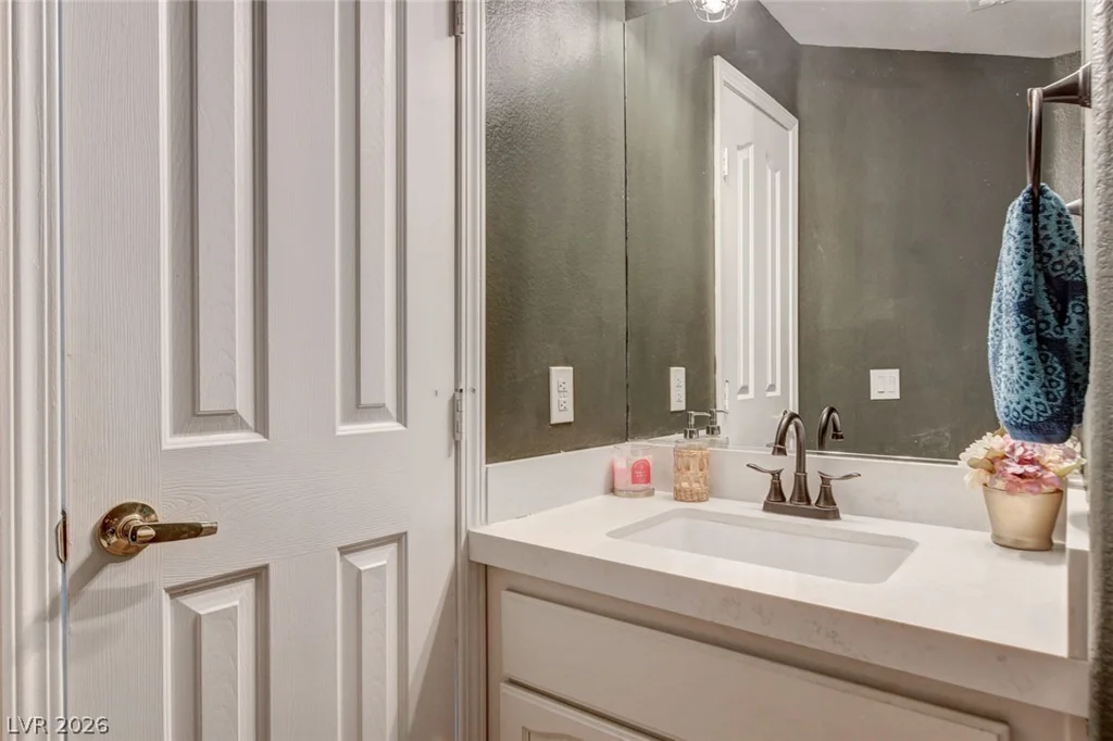 8935 Waymire Creek, Las Vegas, NV 89147