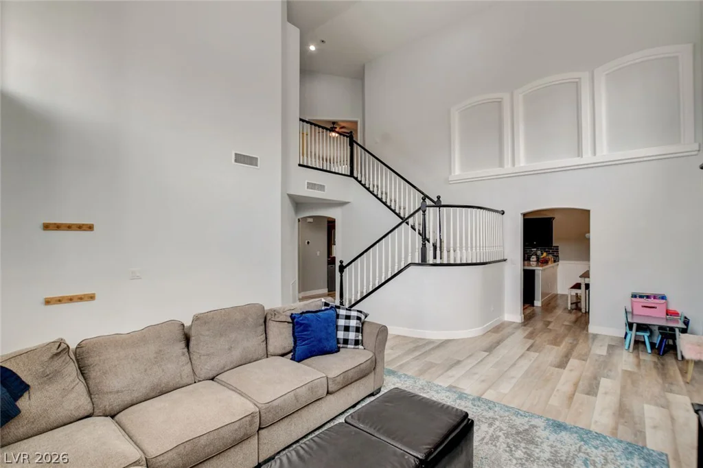 8935 Waymire Creek, Las Vegas, NV 89147