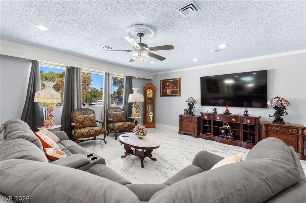 1963 Catalpa, Las Vegas, NV 89108