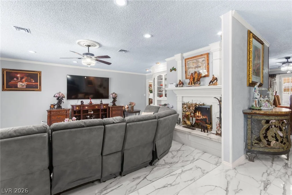 1963 Catalpa, Las Vegas, NV 89108