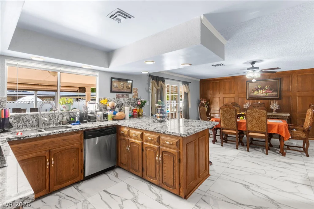 1963 Catalpa, Las Vegas, NV 89108