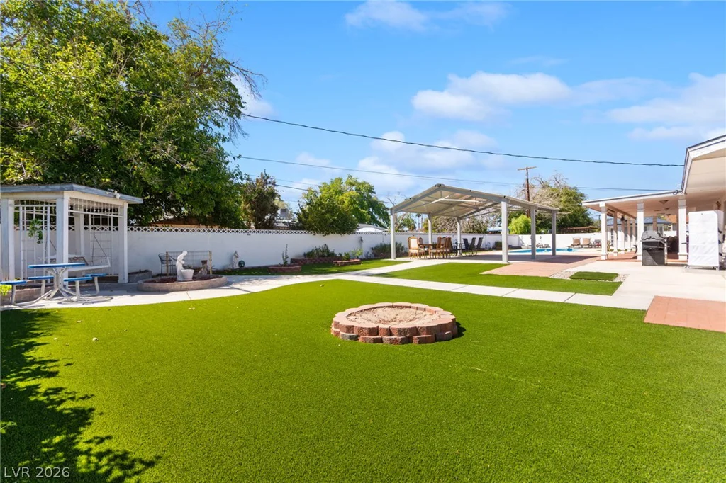 1963 Catalpa, Las Vegas, NV 89108