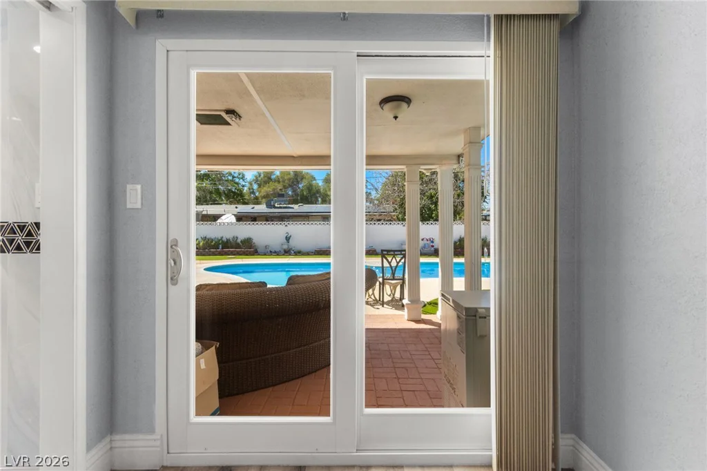 1963 Catalpa, Las Vegas, NV 89108