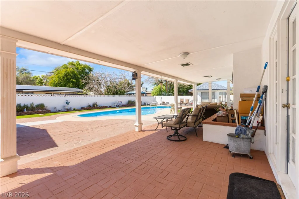 1963 Catalpa, Las Vegas, NV 89108