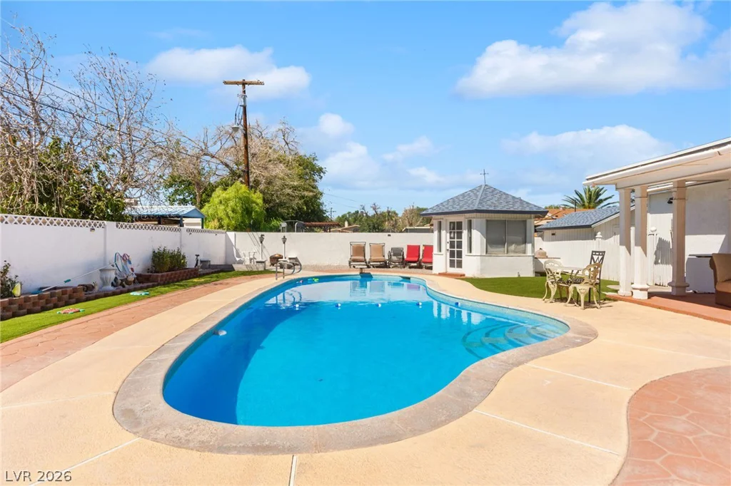 1963 Catalpa, Las Vegas, NV 89108
