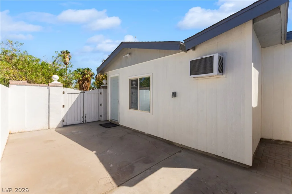 1963 Catalpa, Las Vegas, NV 89108