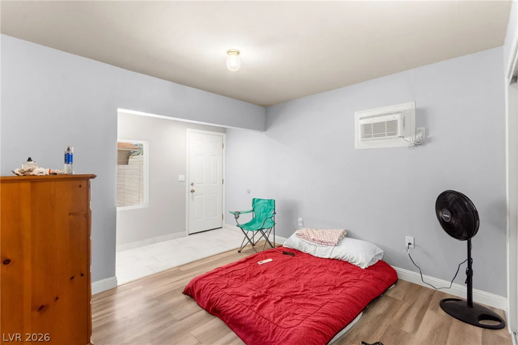 1963 Catalpa, Las Vegas, NV 89108