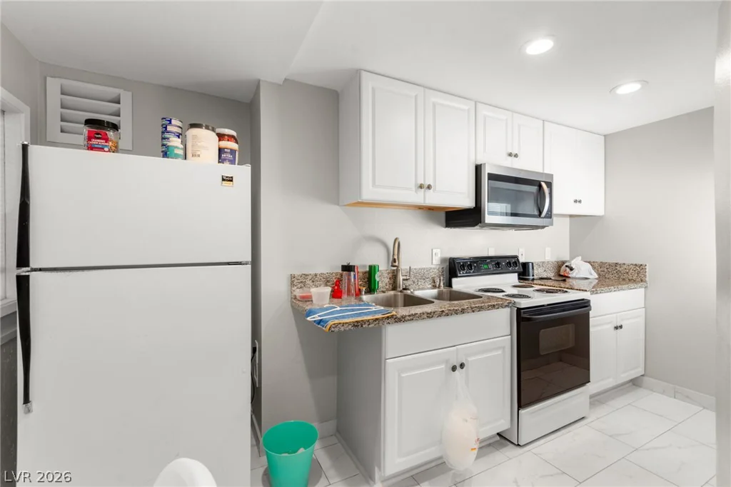 1963 Catalpa, Las Vegas, NV 89108
