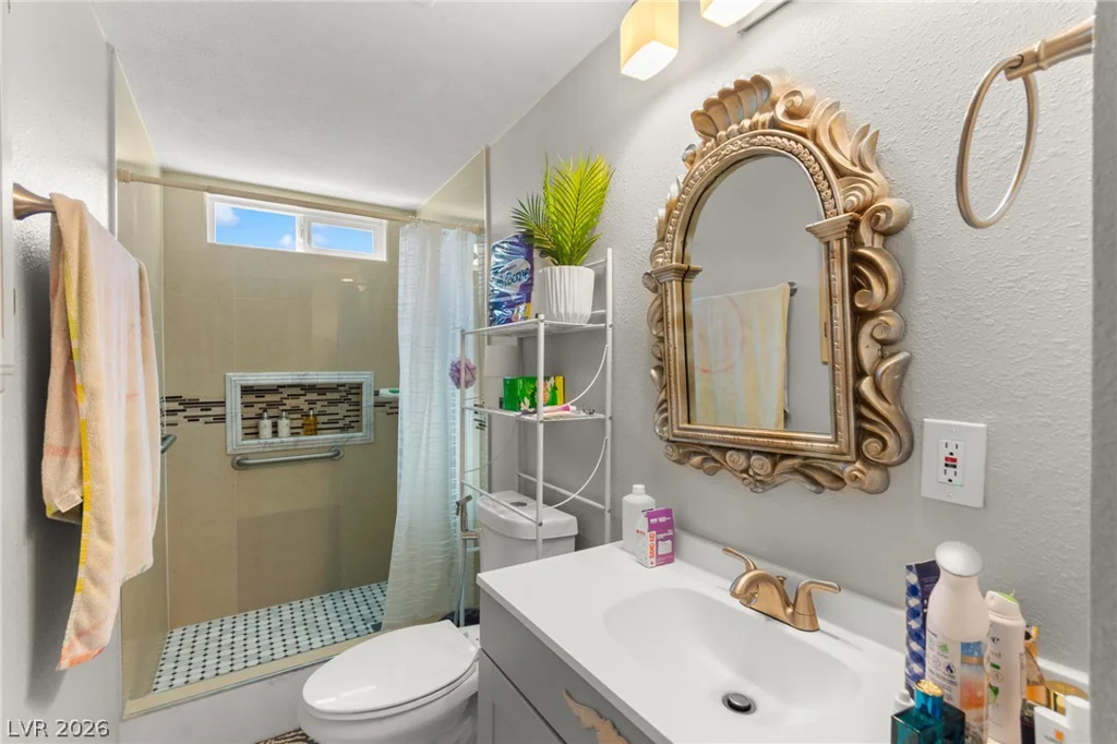 1963 Catalpa, Las Vegas, NV 89108