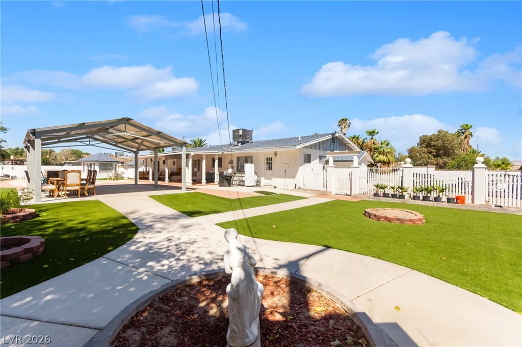 1963 Catalpa, Las Vegas, NV 89108