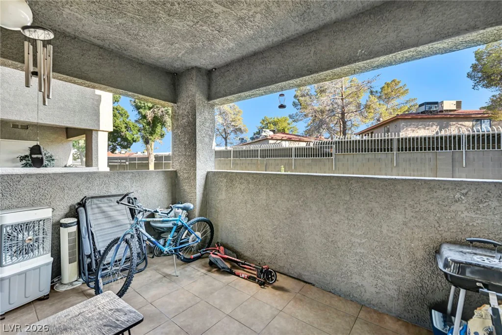 5525 Flamingo, Las Vegas, NV 89103