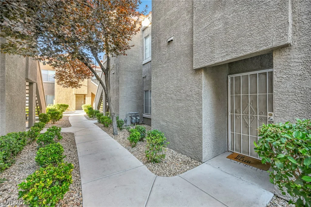 5525 Flamingo, Las Vegas, NV 89103