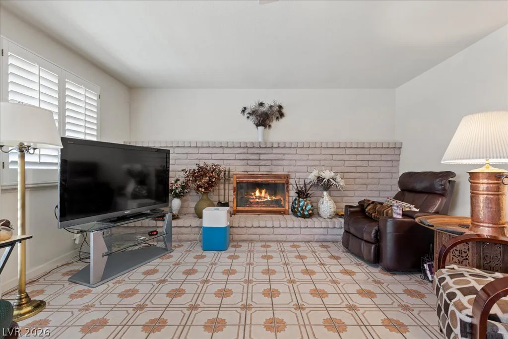 5254 Hibbetts, Las Vegas, NV 89103