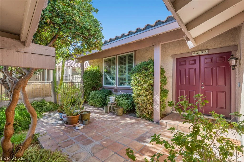 5254 Hibbetts, Las Vegas, NV 89103