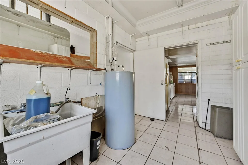 325 Vandalia, Las Vegas, NV 89106